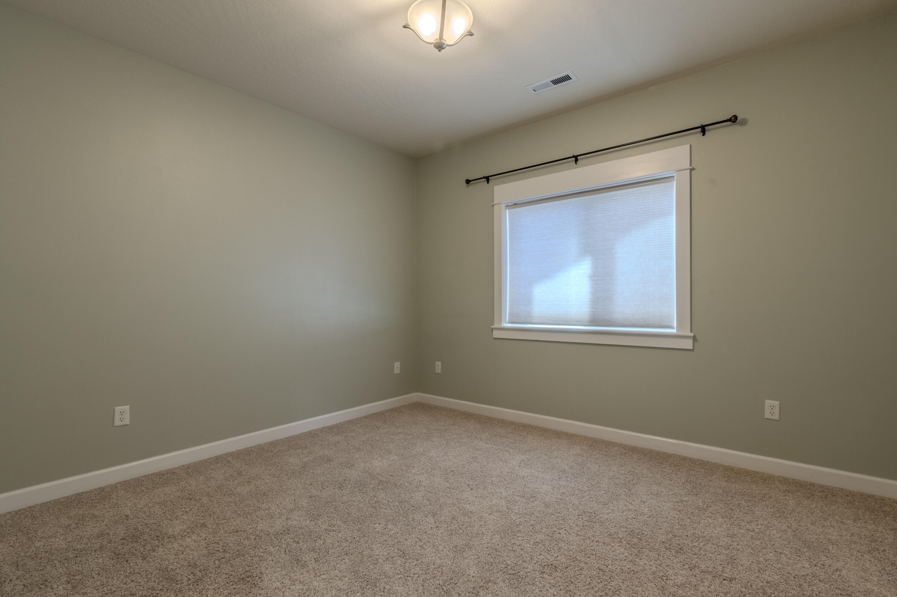 584 Barton Road Eagle Point, OR 97524 - Photo 22 of 30 01-21