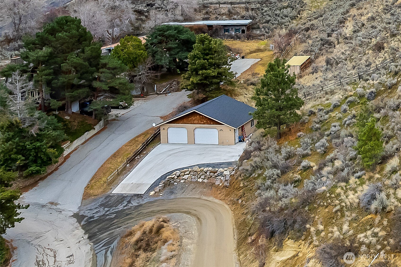 222 Austin Avenue Wenatchee, WA 98801 - Photo 2 of 40