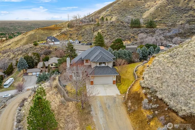 $724,900 | 222 Austin Avenue, Wenatchee, WA 98801