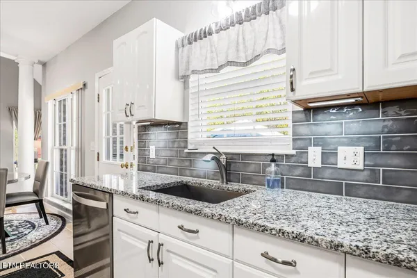 $489,900 | 176 Mineral Springs Lane, Jacksboro, TN 37757