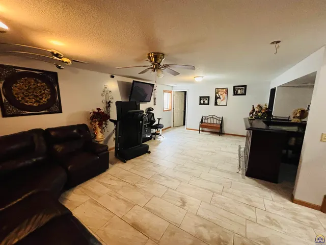 $359,900 | 3625 Caribou Lane, Emporia, KS 66801