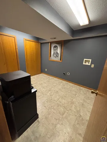 $359,900 | 3625 Caribou Lane, Emporia, KS 66801