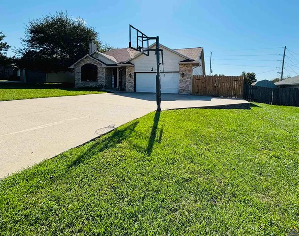 $359,900 | 3625 Caribou Lane, Emporia, KS 66801