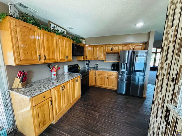 $359,900 | 3625 Caribou Lane, Emporia, KS 66801