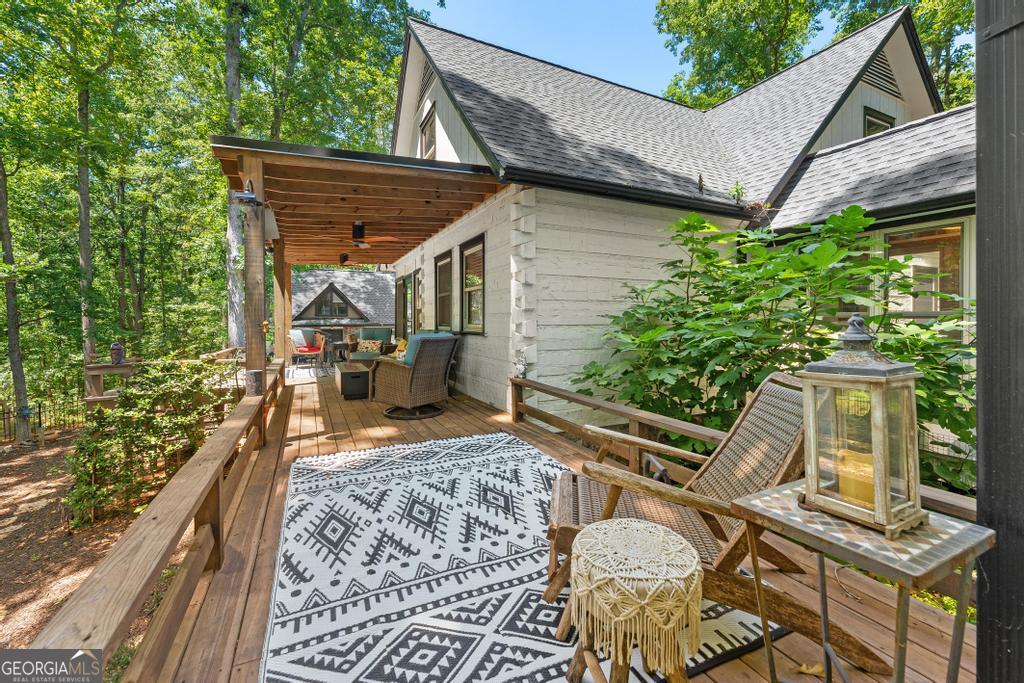 585 John Fleming Road Hartwell, GA 30643 - Photo 38 of 59 a view of a backyard with sitting area