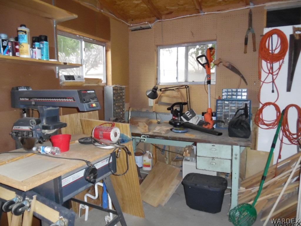 800 Ridgecrest Drive Kingman, AZ 86409 - Photo 27 of 29 Shop Inside