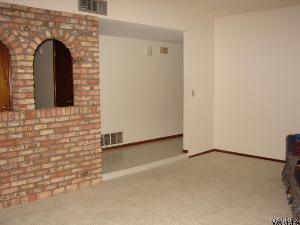 800 Ridgecrest Drive Kingman, AZ 86409 - Photo 7 of 29 Living Room