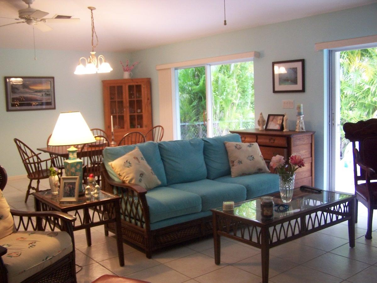 180 8th Street Key Colony Beach, FL 33051 - Photo 2 of 21 Great Room 3 100_4958