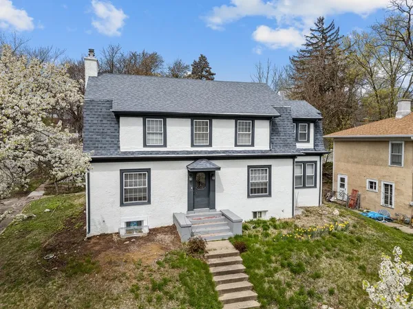 $299,000 | 1200 East 9th Street, Davenport, IA 52803