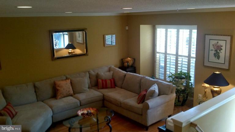 2328 Cold Meadow Way Silver Spring, MD 20906 - Photo 4 of 12 Living Room