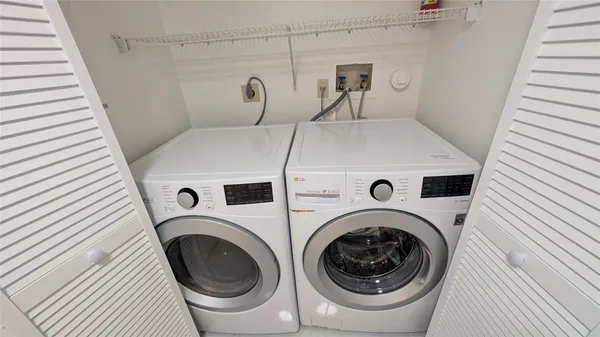 $2,300 | 2372 Northwest 39th Avenue, Pompano Beach, FL 33066