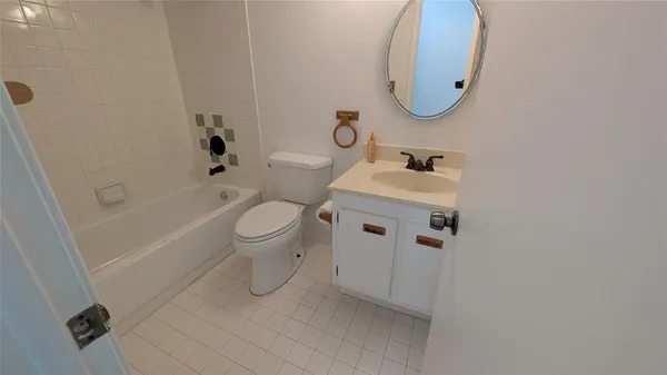 $2,300 | 2372 Northwest 39th Avenue, Pompano Beach, FL 33066