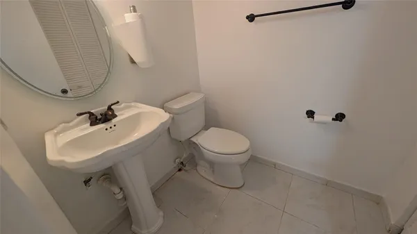 $2,300 | 2372 Northwest 39th Avenue, Pompano Beach, FL 33066