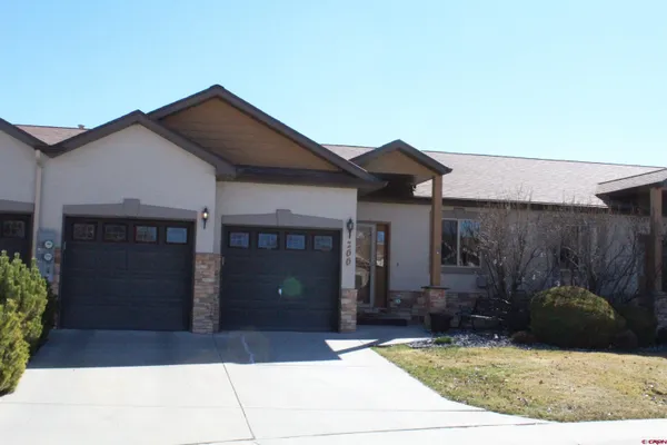 $329,000 | 266 Crossroads Circle, Montrose, CO 81401