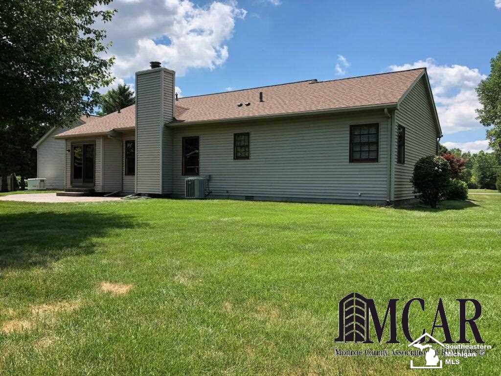 8920 Summerfield Road Lambertville, MI 48144 - Photo 2 of 6 21477558-1.JPG