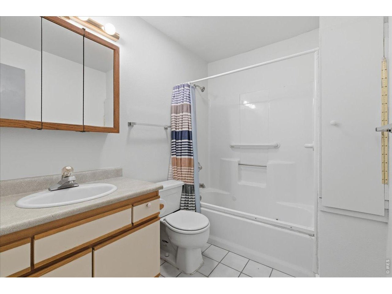1800 Robinson Hill Road Black Hawk, CO 80422 - Photo 20 of 30 a bathroom with a sink a toilet and shower