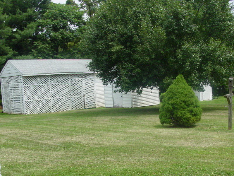 262 Oak Drive Blue Ridge, VA 24064 - Photo 23 of 33 Level Backyard