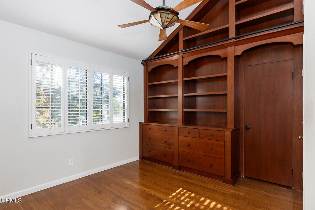 249 Alpine Street, Unit 44 Pasadena, CA 91106 - Photo 14 of 23 a view of an empty room with a window