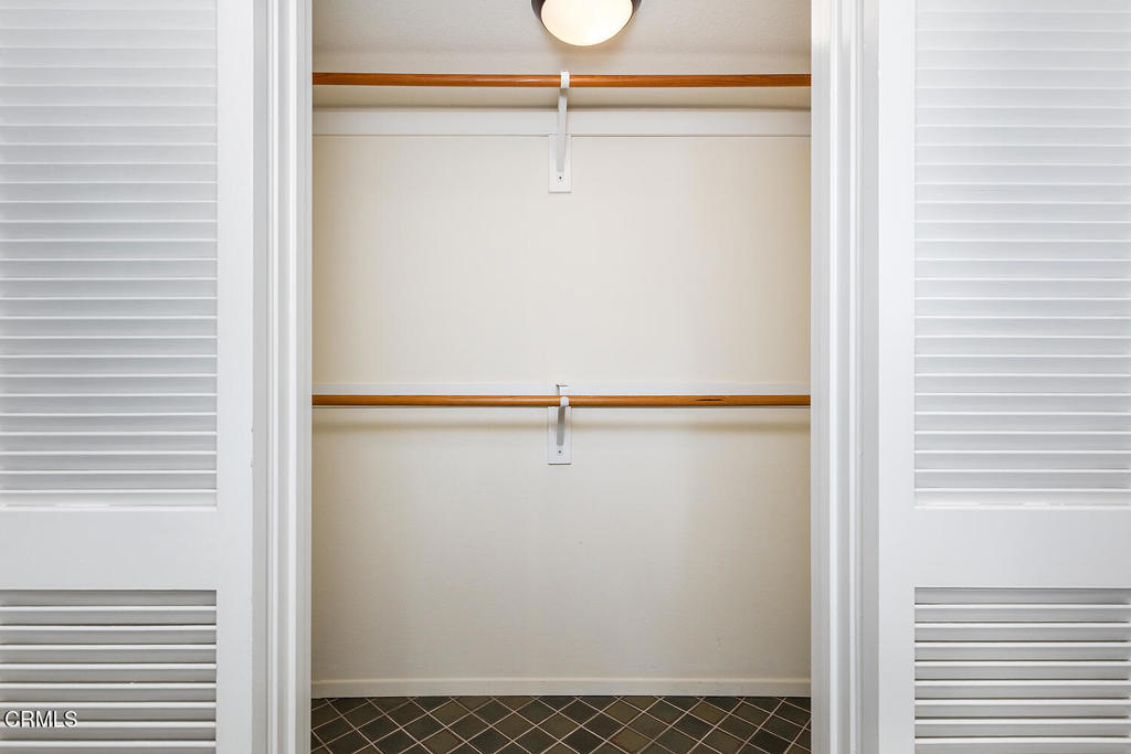 249 Alpine Street, Unit 44 Pasadena, CA 91106 - Photo 18 of 23 a bathroom with a shower