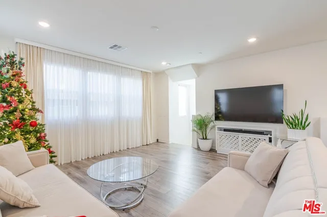 $725,000 | 12807 Watt Lane, Unit D, Sylmar, CA 91342