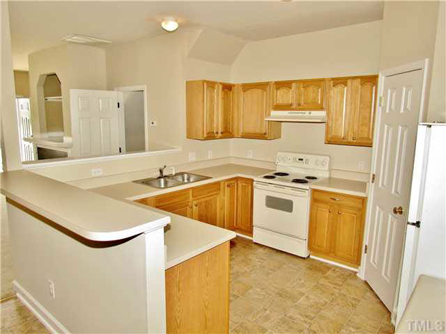 8314 Tierra Del Sol Way Raleigh, NC 27616 - Photo 8 of 25 Gallery Image 8