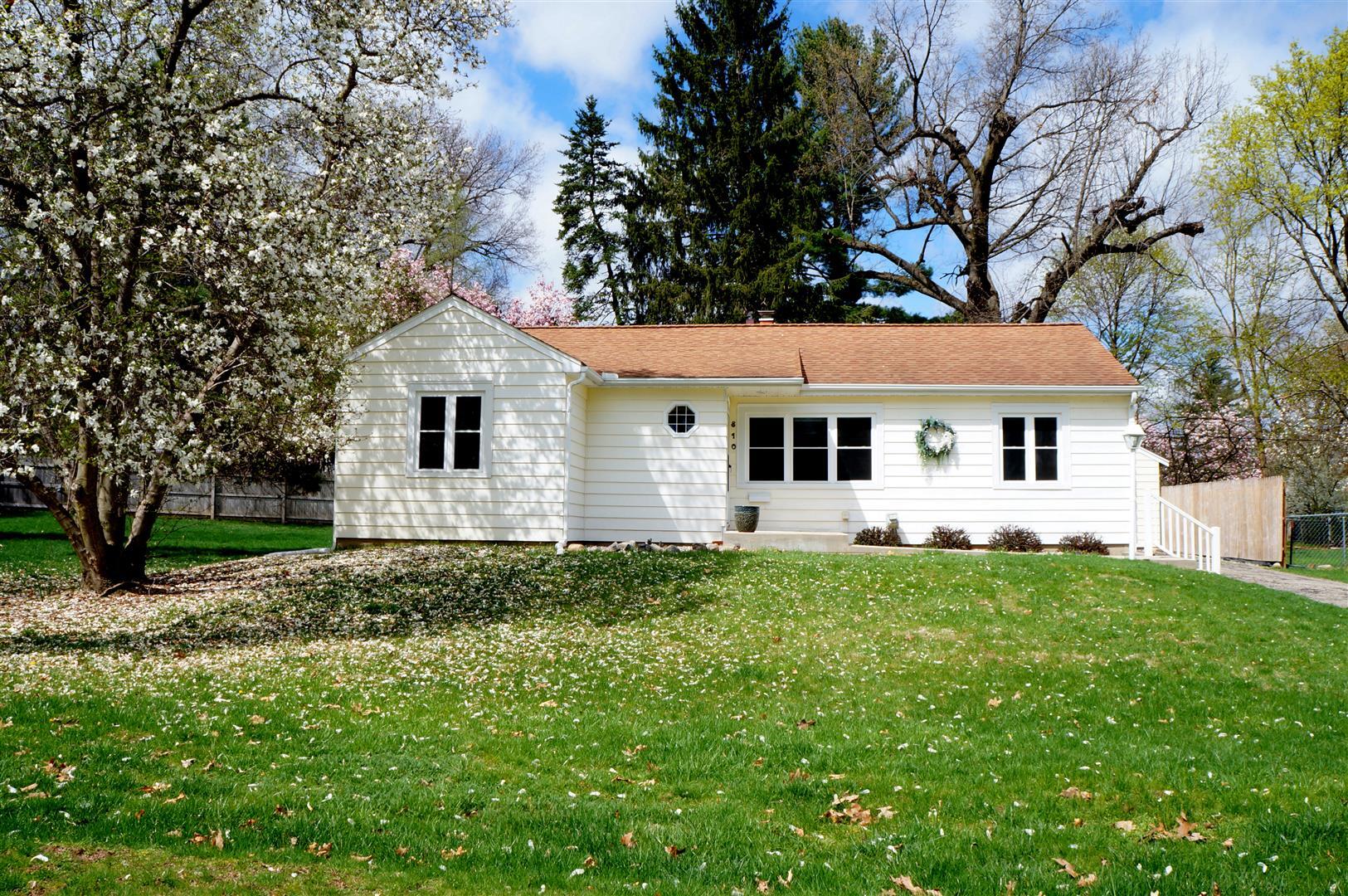 810 Briarcliff Road Jackson, MI 49203 - Photo 1 of 31 .