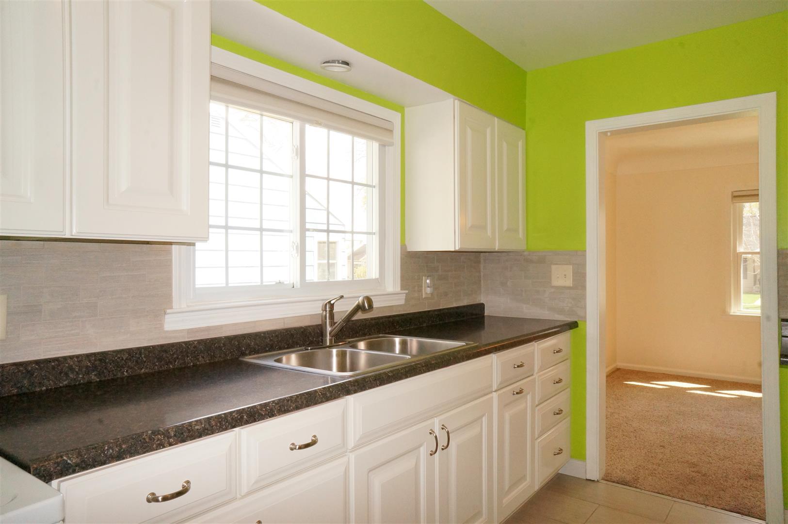810 Briarcliff Road Jackson, MI 49203 - Photo 12 of 31 .