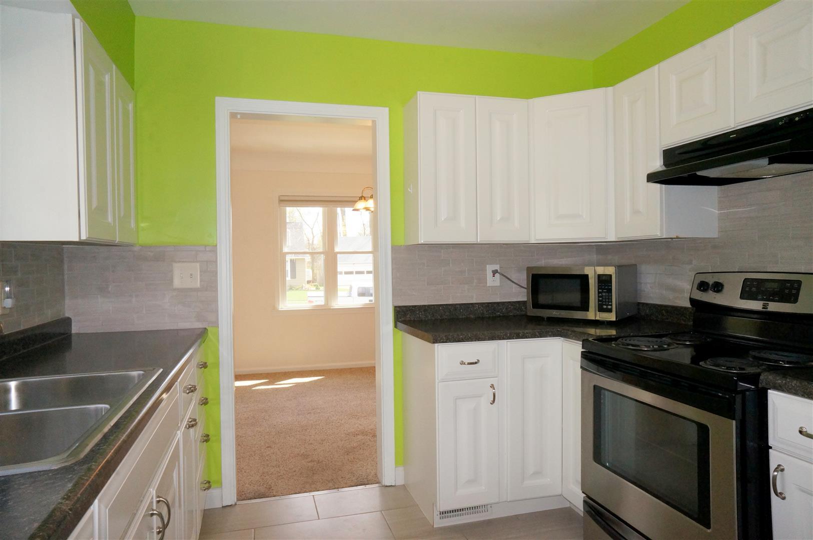 810 Briarcliff Road Jackson, MI 49203 - Photo 13 of 31 .