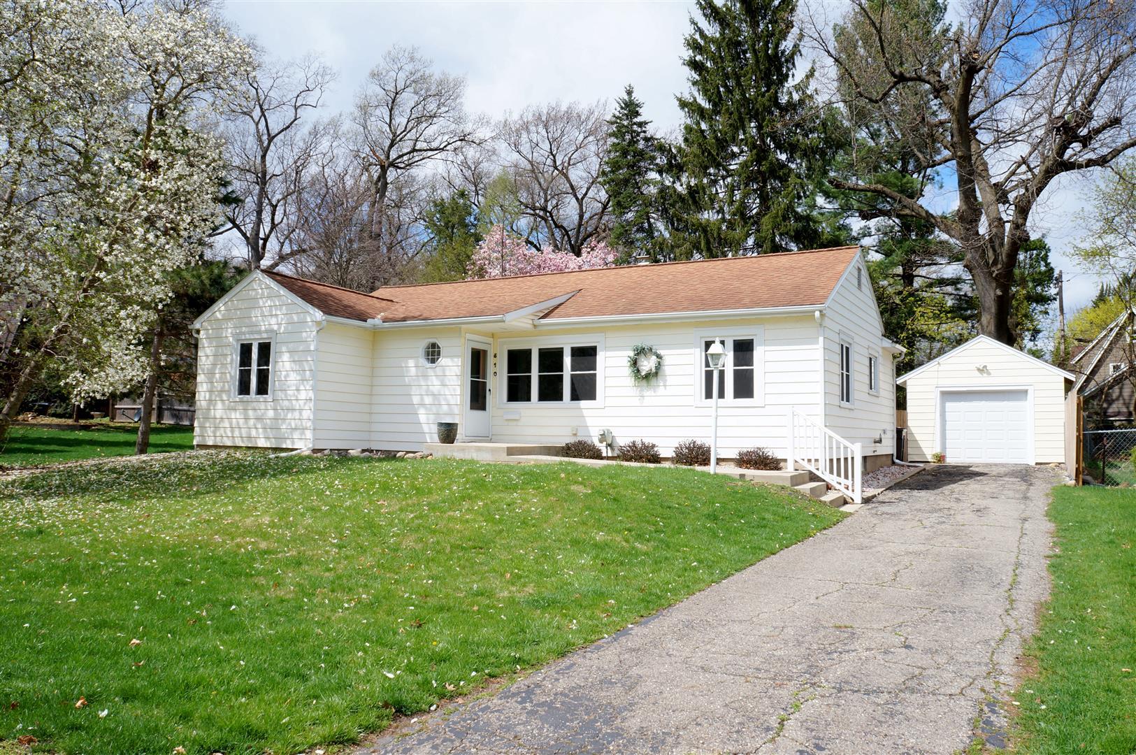 810 Briarcliff Road Jackson, MI 49203 - Photo 25 of 31 .