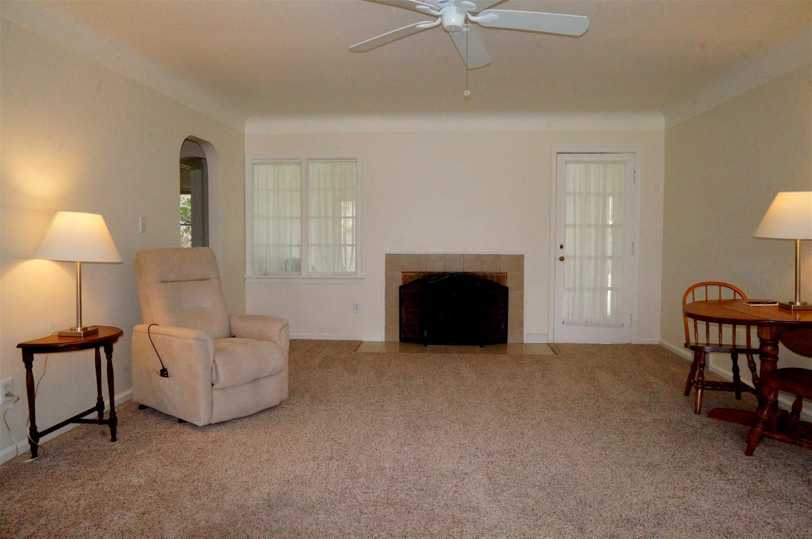 810 Briarcliff Road Jackson, MI 49203 - Photo 3 of 31 .