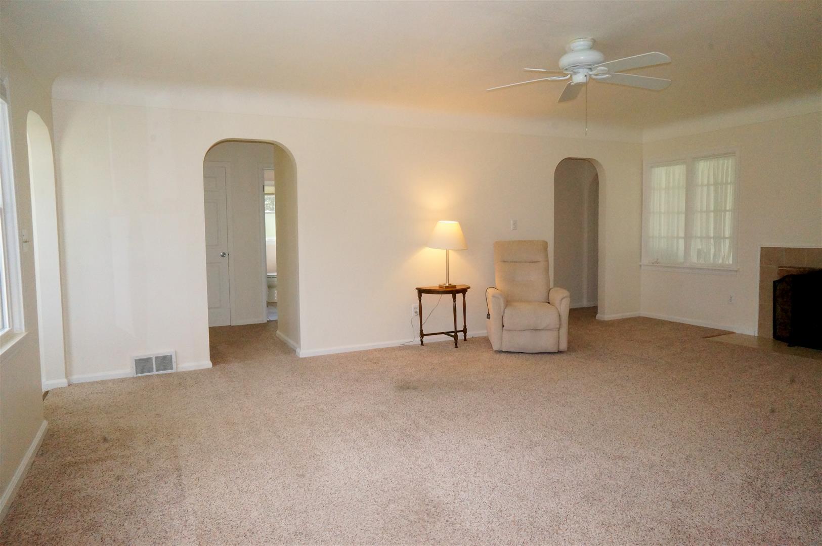 810 Briarcliff Road Jackson, MI 49203 - Photo 6 of 31 .