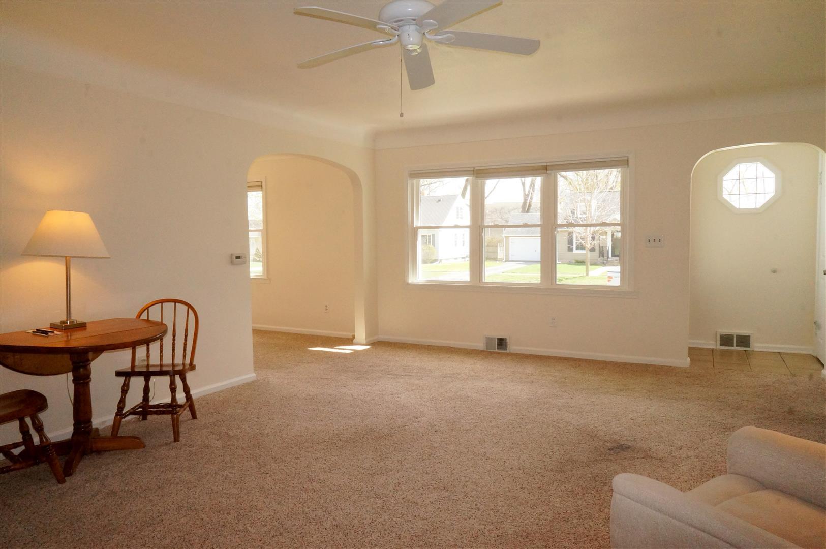 810 Briarcliff Road Jackson, MI 49203 - Photo 7 of 31 .
