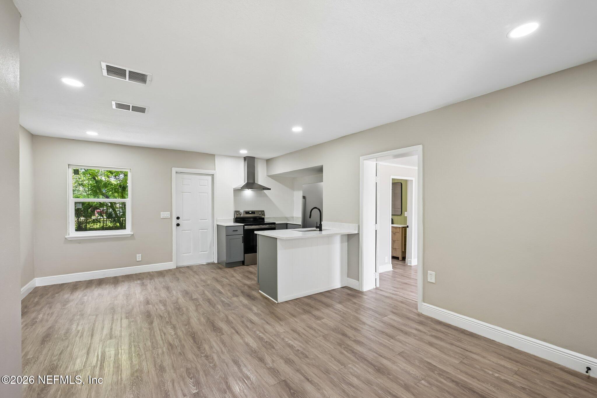 10554 Dobell Road Jacksonville, FL 32246 - Photo 11 of 31 10-web-or-mls-Dobell Rd-S1505-010