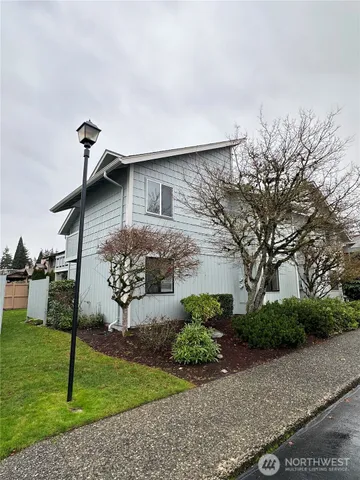 $2,500 | 14133 Northeast 7th Place, Unit 3, Bellevue, WA 98007