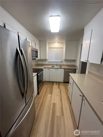 $2,500 | 14133 Northeast 7th Place, Unit 3, Bellevue, WA 98007