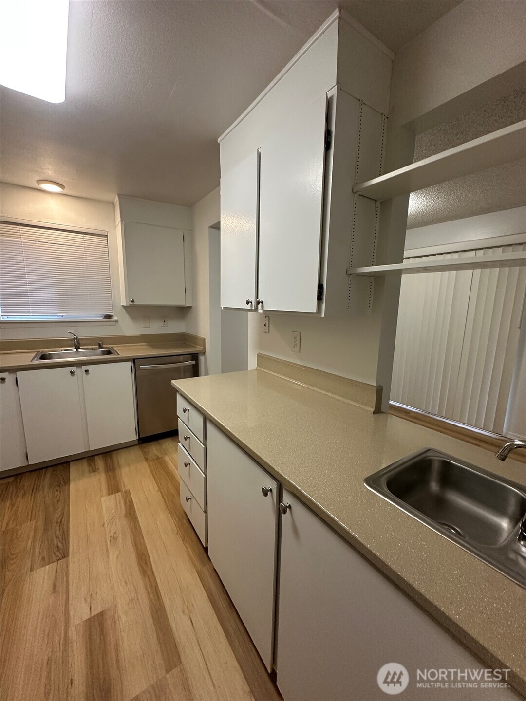 14133 Northeast 7th Place, Unit 3 Bellevue, WA 98007 - Photo 3 of 8