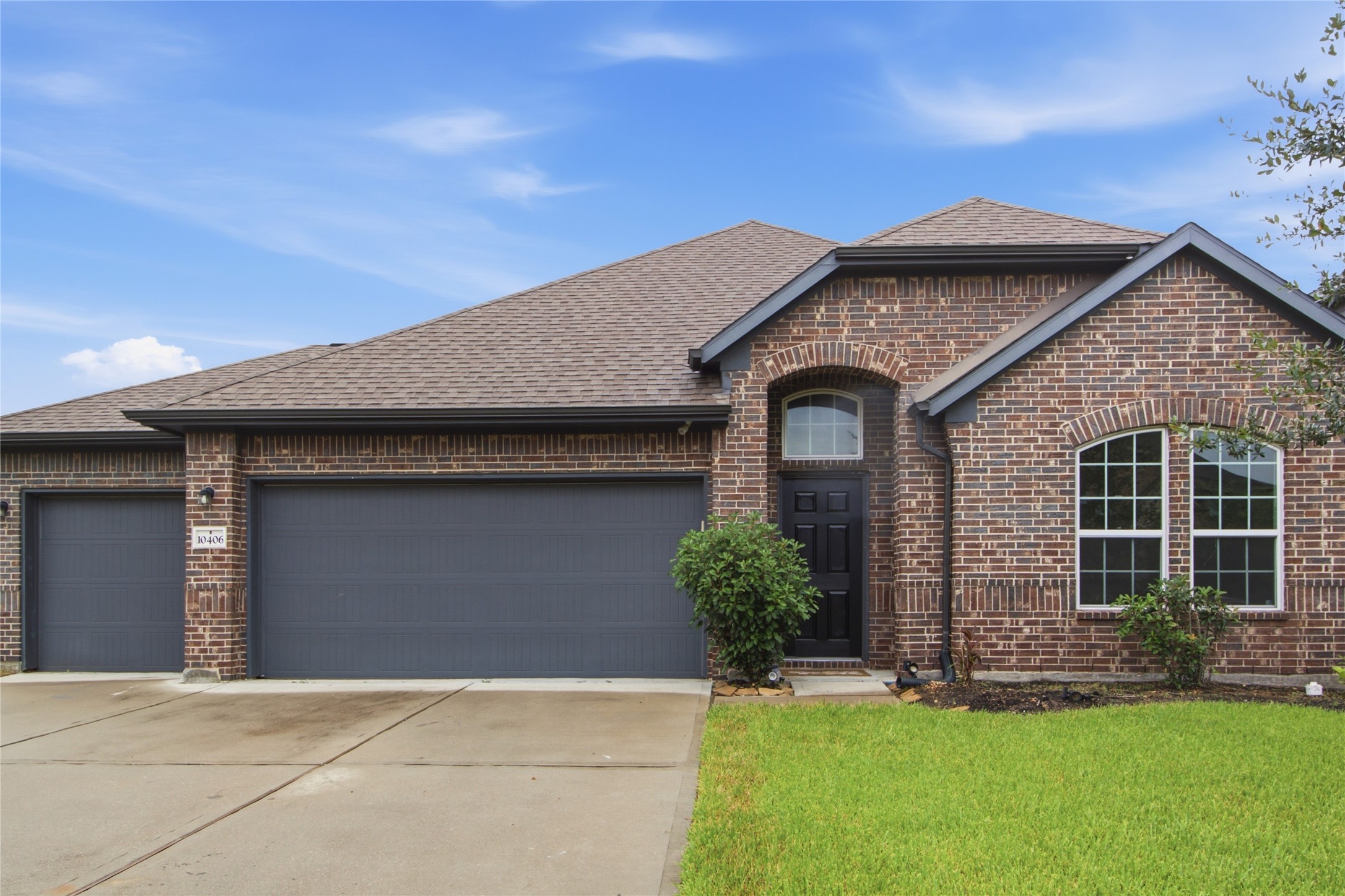 10406 Sill Prairie Drive Rosharon, TX 77583 - Photo 2 of 35
