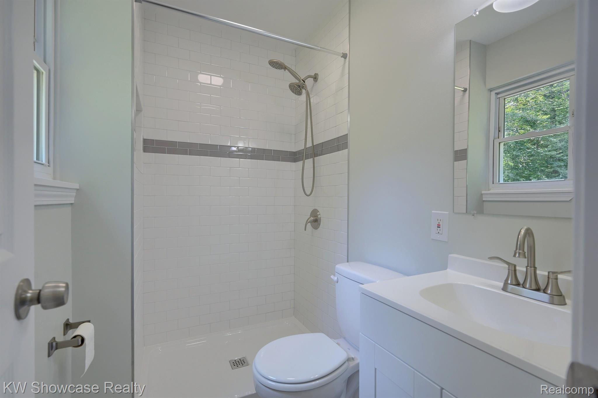 2866 Haley Road White Lake, MI 48383 - Photo 14 of 28 Gallery Image 14