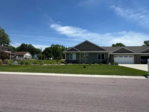 $329,500 | 211 3rd Avenue Southwest, Wells, MN 56097