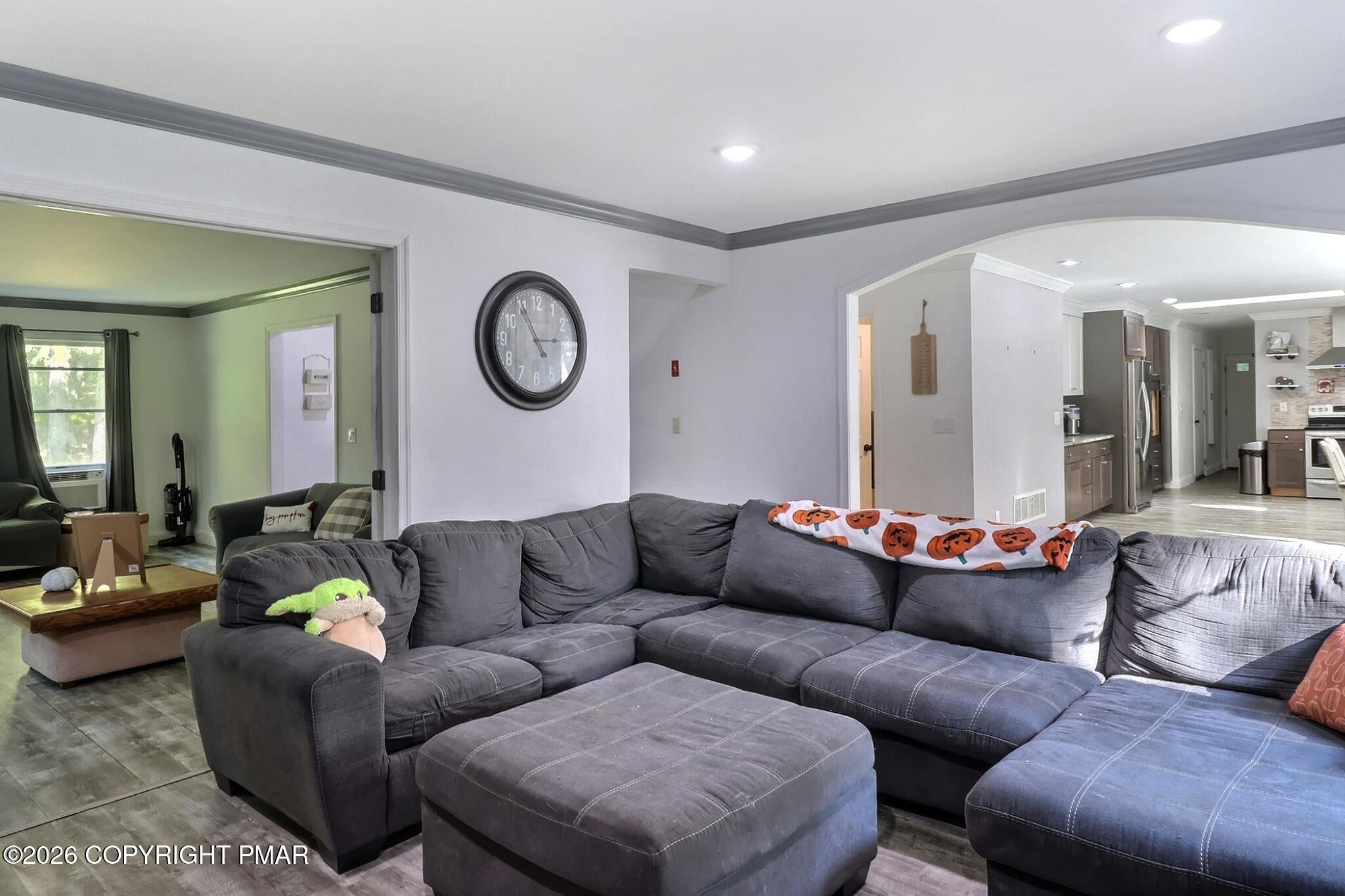 1526 Slope Road East Stroudsburg, PA 18302 - Photo 16 of 42 Family Room