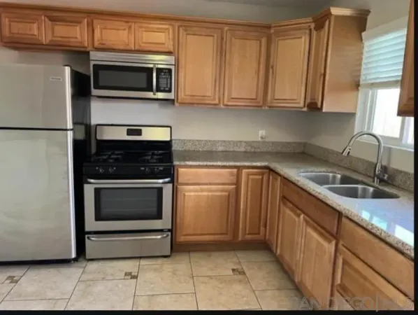 $3,400 | 574 10th Street, Imperial Beach, CA 91932