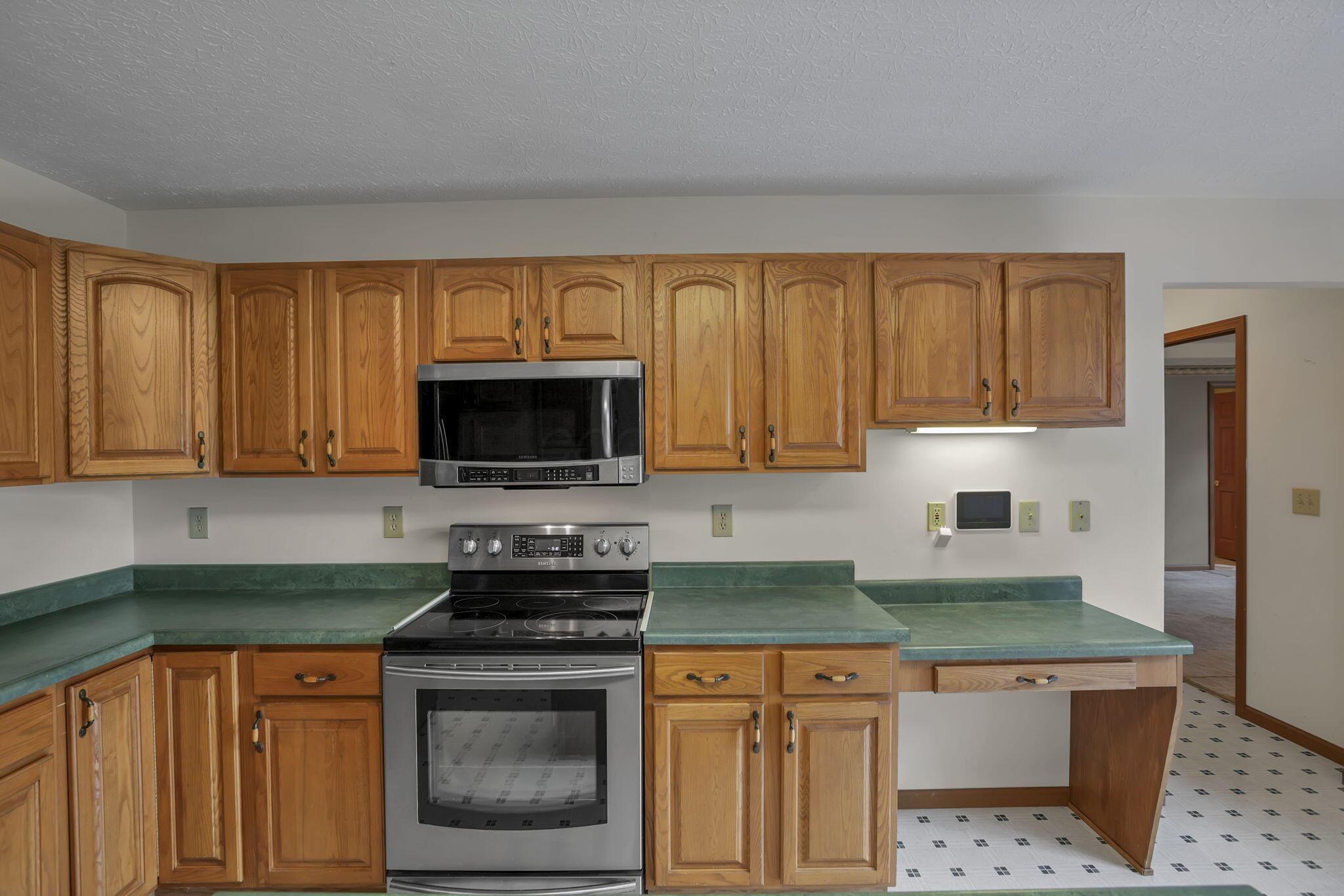 7017 Hollow Road Southwest Pataskala, OH 43062 - Photo 21 of 67 Kitchen