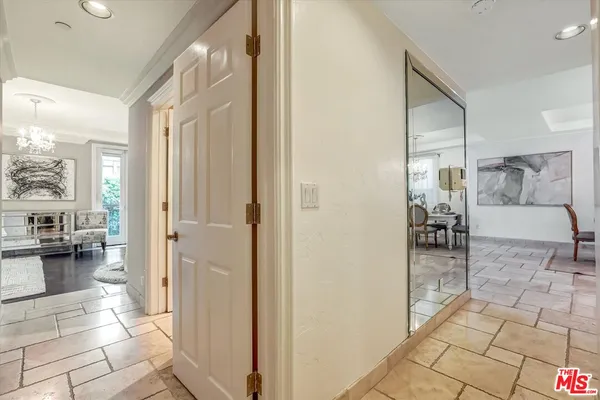 $1,088,000 | 11952 Montana Avenue, Unit 303, Los Angeles, CA 90049