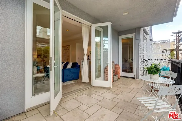 $1,088,000 | 11952 Montana Avenue, Unit 303, Los Angeles, CA 90049