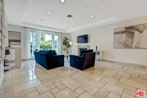 $1,088,000 | 11952 Montana Avenue, Unit 303, Los Angeles, CA 90049