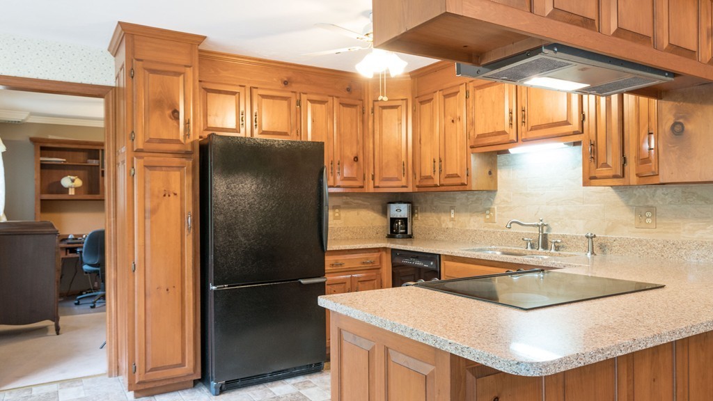 365 Leadmine Road Sturbridge, MA 01566 - Photo 8 of 30