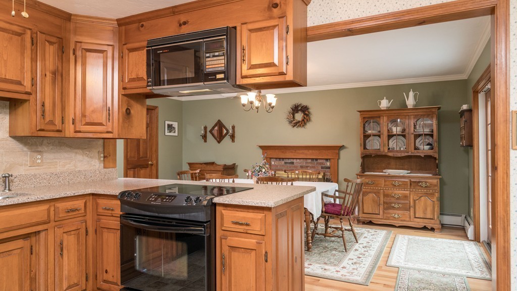 365 Leadmine Road Sturbridge, MA 01566 - Photo 9 of 30