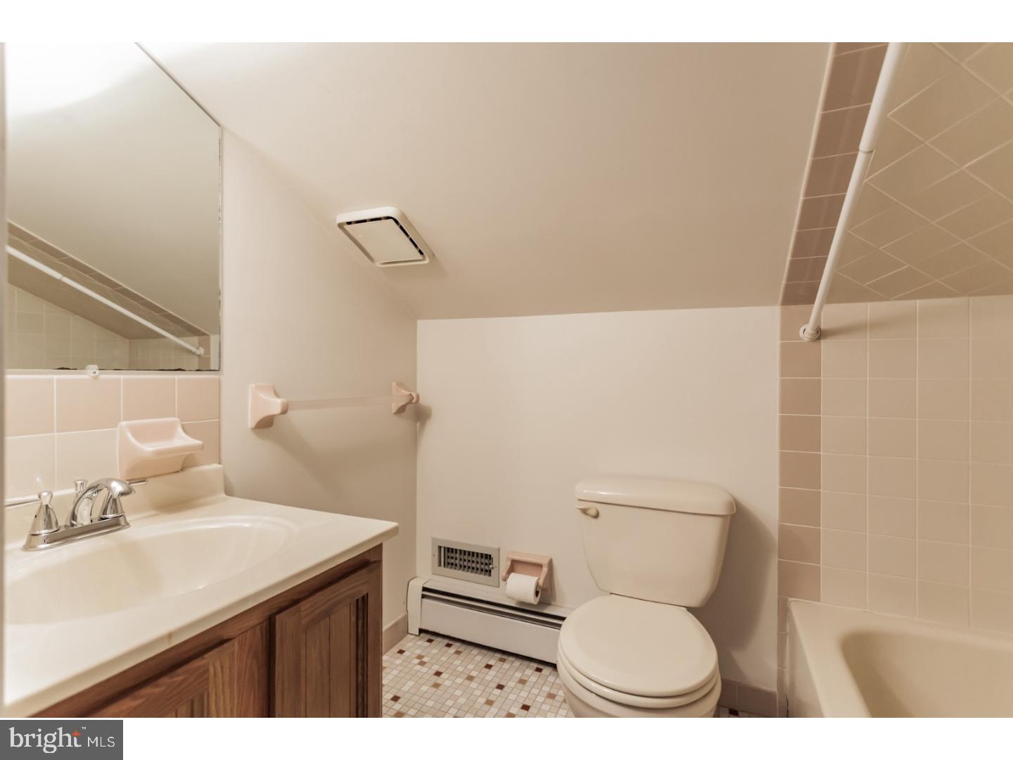 1000 Welsh Road Philadelphia, PA 19115 - Photo 22 of 25 Bathroom