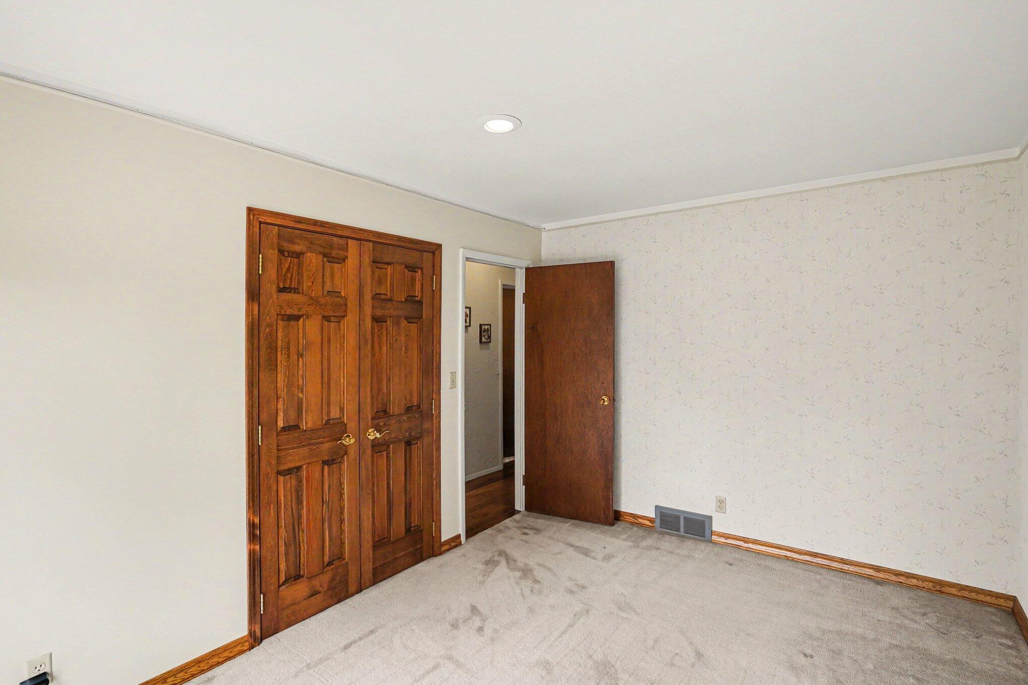 13650 Spencer Road Milford, MI 48380 - Photo 15 of 38 015_file_4314