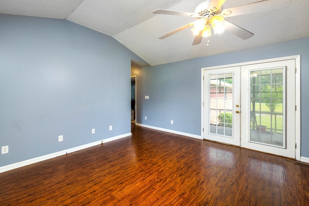 195 Eastern School Road Sumter, SC 29153 - Photo 7 of 11